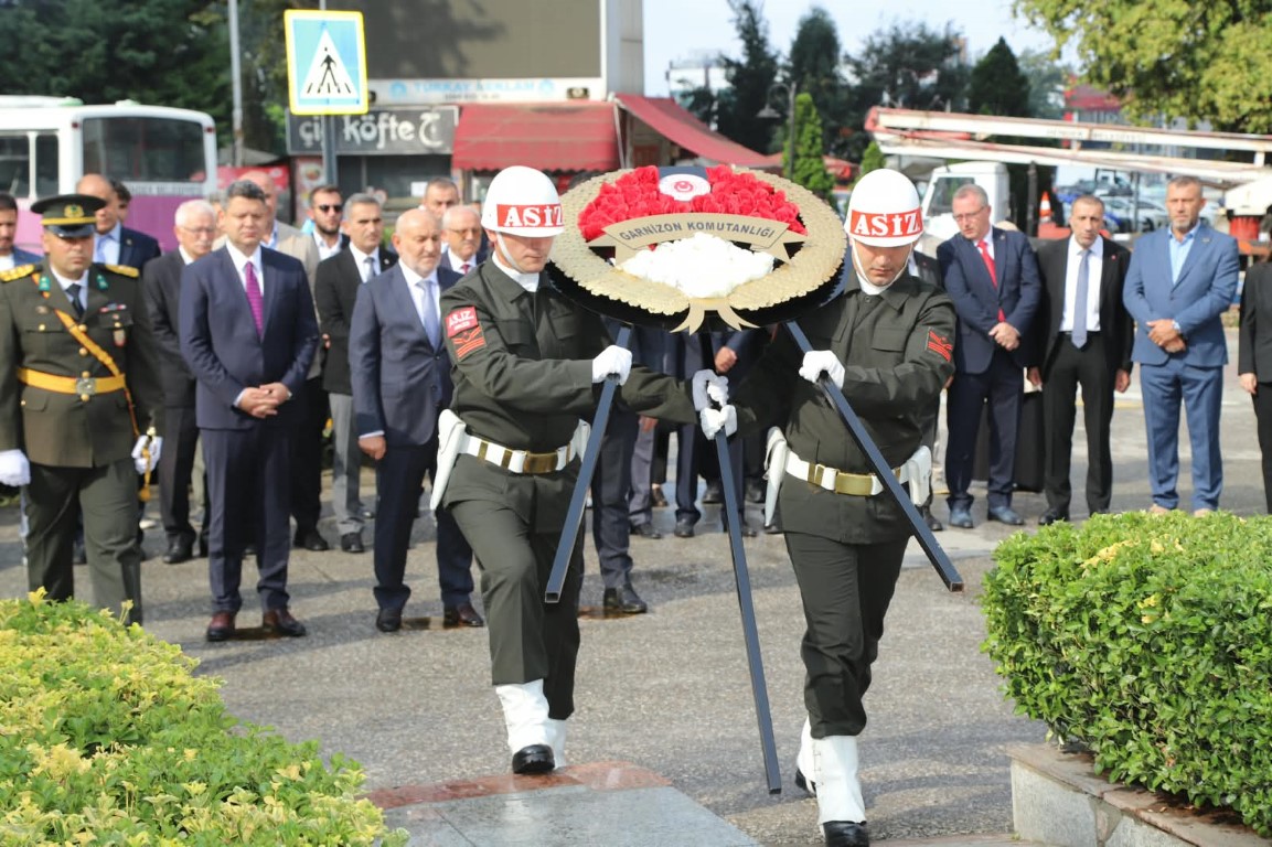 BÜYÜK ZAFERİN 104. YILI HENDEK’TE KUTLANDI